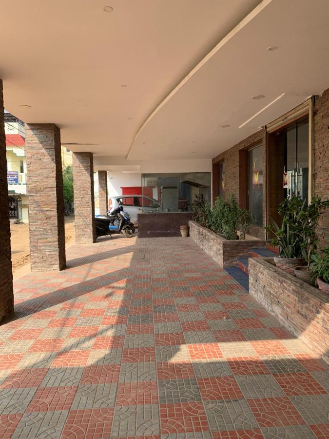 Hotel Half Moon Chennai Extérieur photo