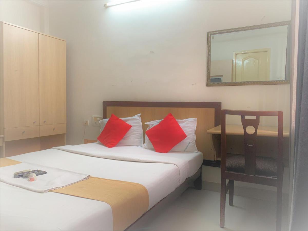 Hotel Half Moon Chennai Extérieur photo