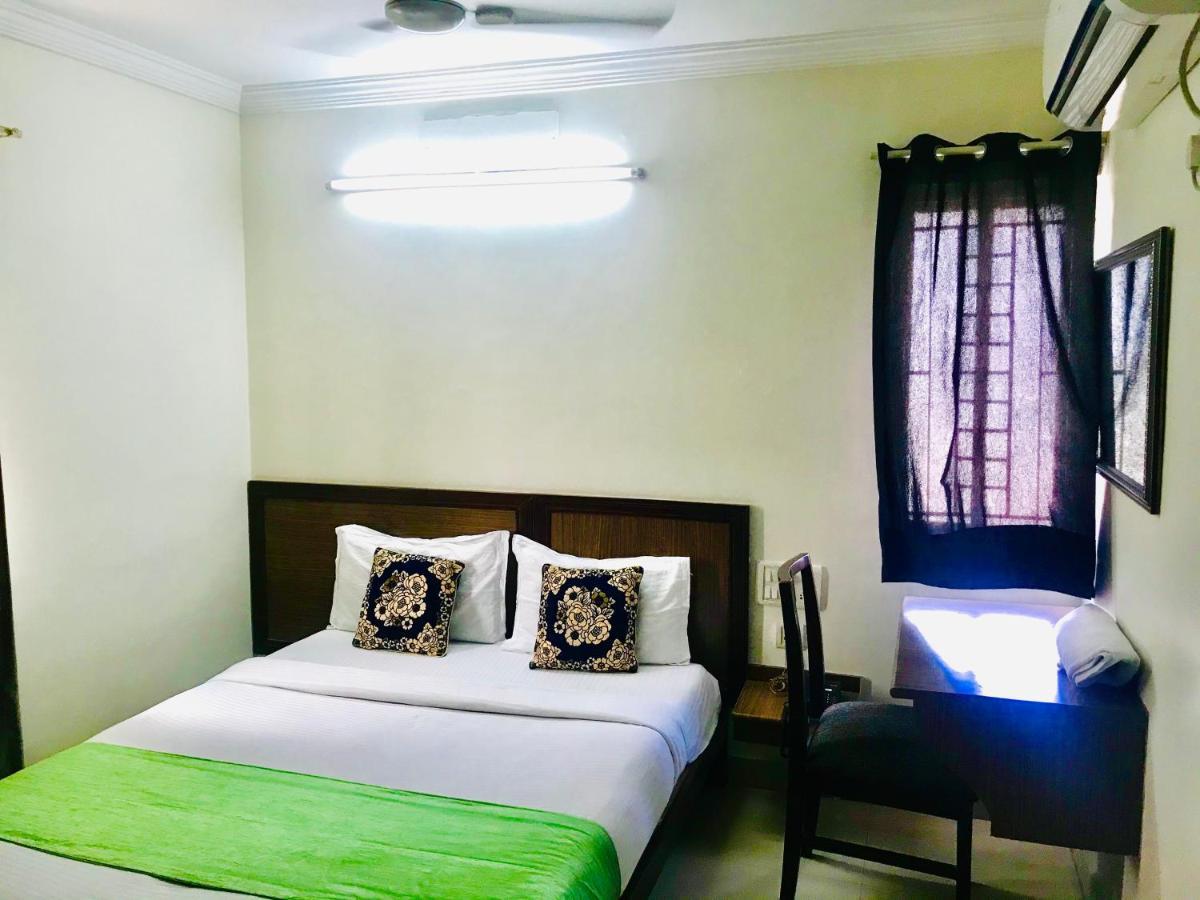 Hotel Half Moon Chennai Extérieur photo