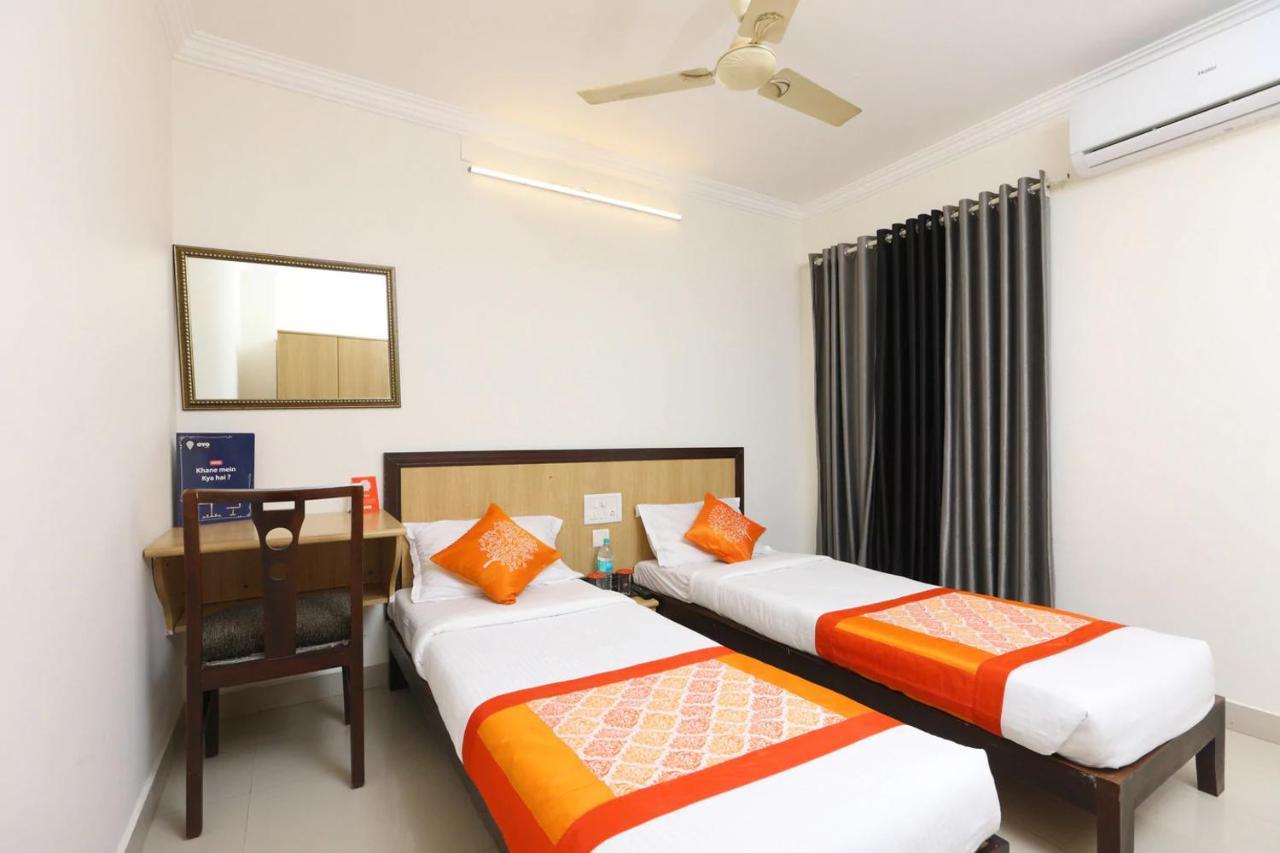 Hotel Half Moon Chennai Extérieur photo