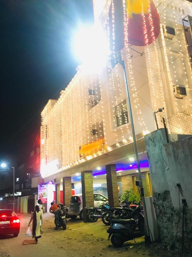 Hotel Half Moon Chennai Extérieur photo