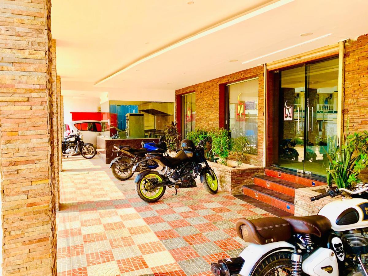 Hotel Half Moon Chennai Extérieur photo